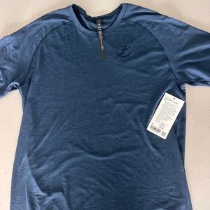 LuLuLemon Men’s metal vent tech tee Tampa bay lightning bolts